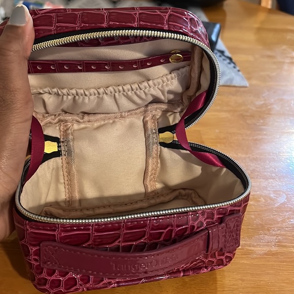 Small clutch, look like new. - Picture 4 of 4